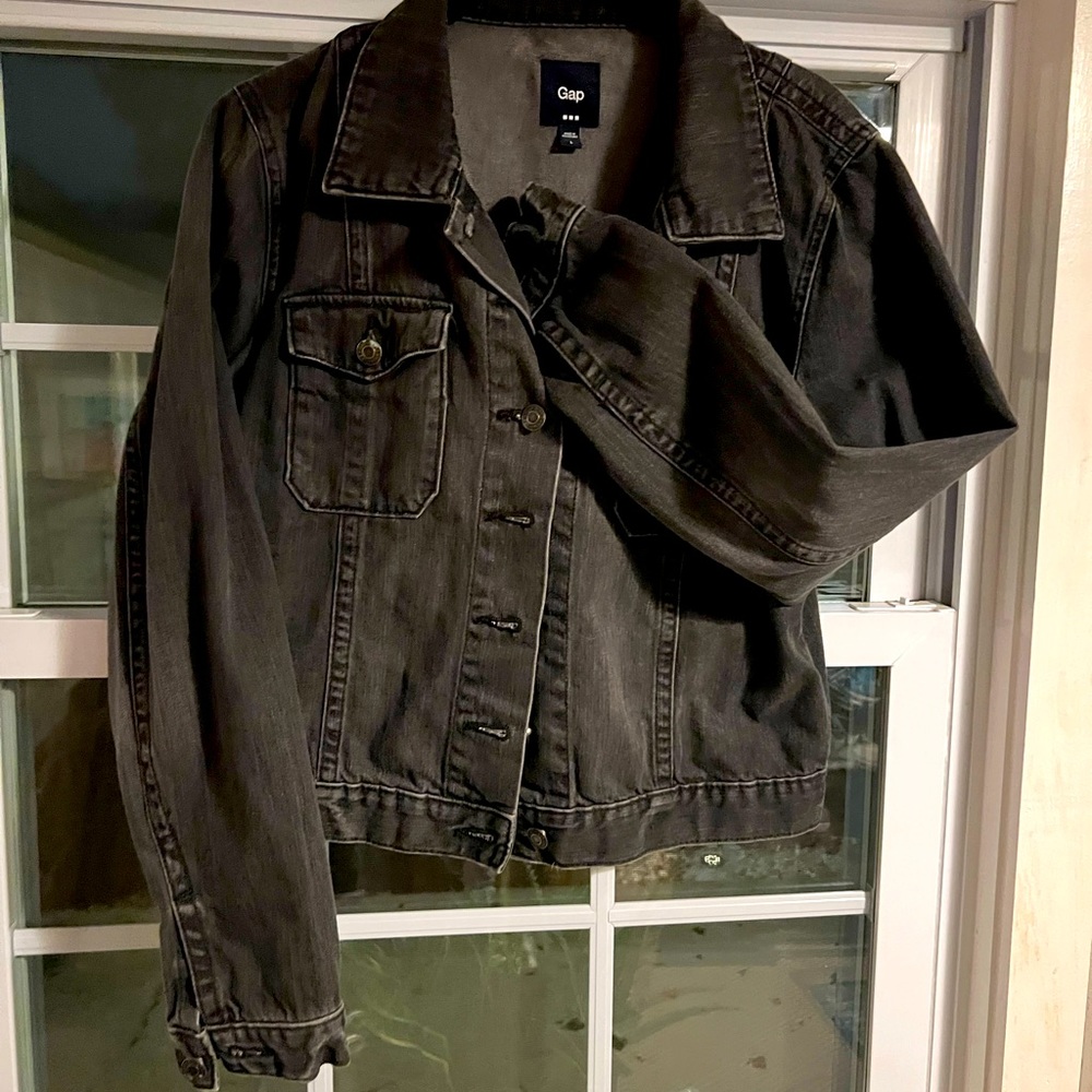 Women’s GAP 2013 size LG denim. Perfect condition.